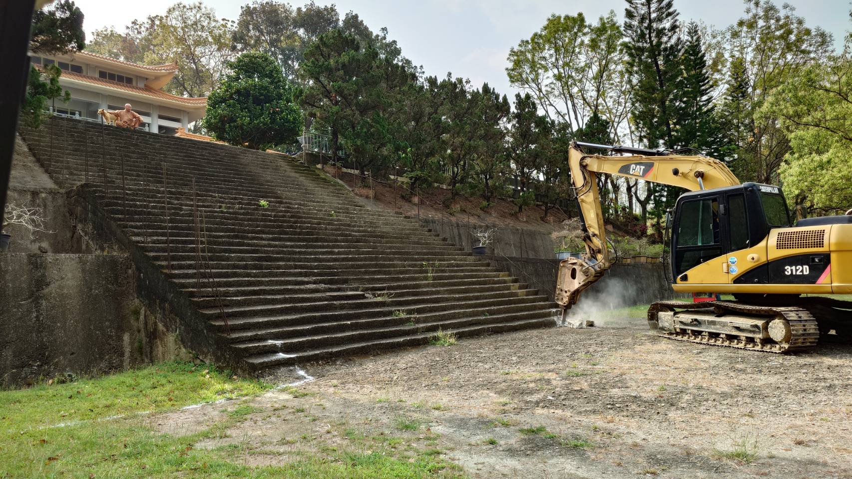 佛寶殿前樓梯工程